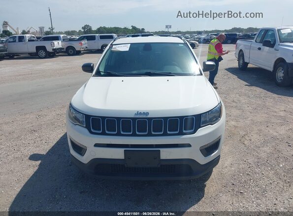 3C4NJCAB3JT374398 2018 JEEP COMPASS White Rear interior view