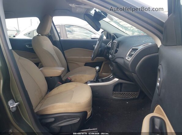 3C4NJCAB4HT669505 2017 JEEP COMPASS Green Front interior view