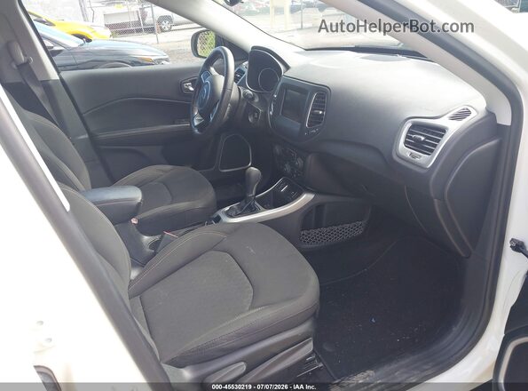 3C4NJCAB4LT121688 2020 JEEP COMPASS Белый Вид салона спереди