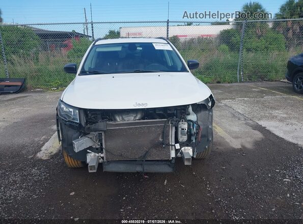3C4NJCAB4LT121688 2020 JEEP COMPASS Белый Вид задней части салона