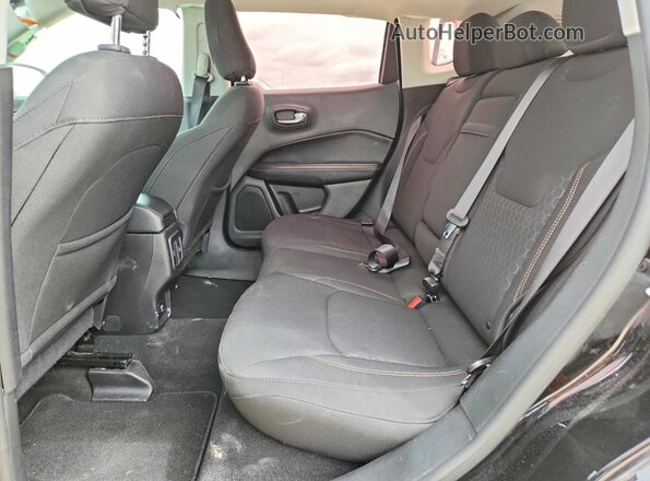 3C4NJCAB5JT468377 2018 JEEP COMPASS Black Հետևի նստատեղերի տեսք