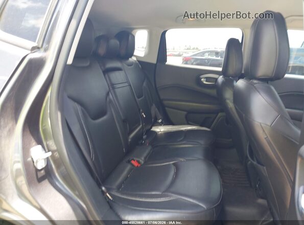 3C4NJCAB6JT272240 2018 JEEP COMPASS Gray 