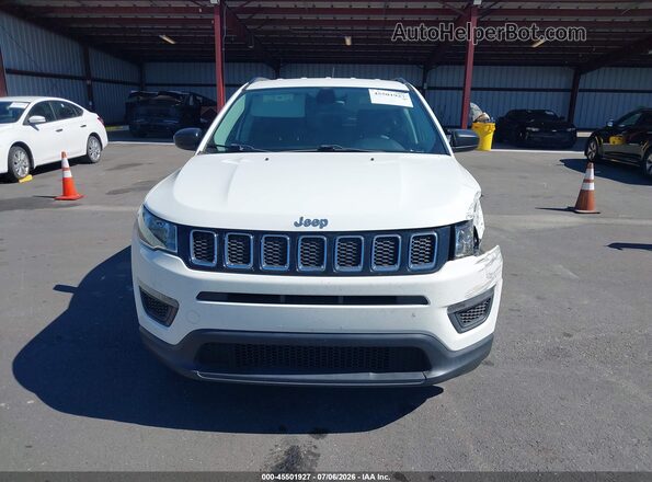 3C4NJCAB8JT212895 2018 JEEP COMPASS Белый Вид щитка приборов