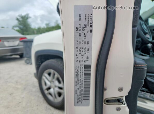 3C4NJCAB8JT226649 2018 JEEP COMPASS White Вид наклейки з VIN-кодом