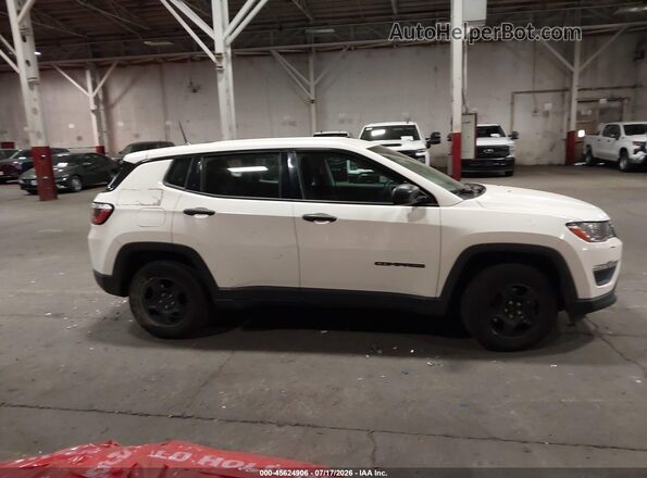 3C4NJCAB8JT328467 2018 JEEP COMPASS Белый Вид задней части салона