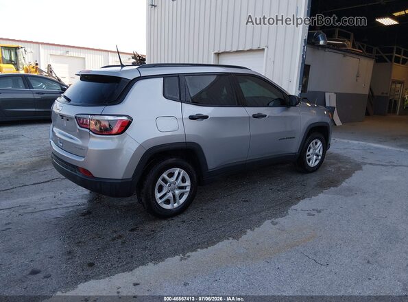 3C4NJCAB8JT357841 2018 JEEP COMPASS Серебряный Задняя правая четверть
