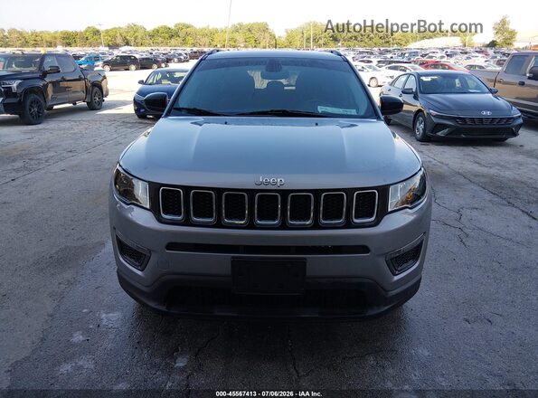 3C4NJCAB8JT357841 2018 JEEP COMPASS Серебряный Вид задней части салона