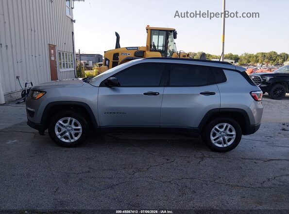 3C4NJCAB8JT357841 2018 JEEP COMPASS Серебряный 