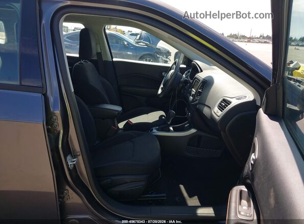 3C4NJCAB8JT408500 2018 JEEP COMPASS Серый Вид салона спереди