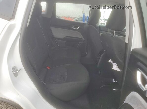 3C4NJCAB8NT145897 2022 JEEP COMPASS White Widok tylnych siedzeń