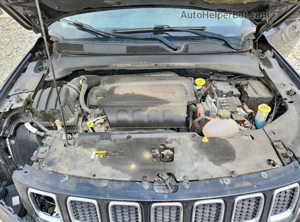 3C4NJCBB0JT137477 2018 JEEP COMPASS Black Engine compartment view