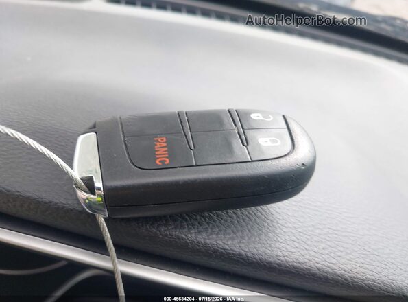 3C4NJCBB0KT612854 2019 JEEP COMPASS Белый Вид панели приборов