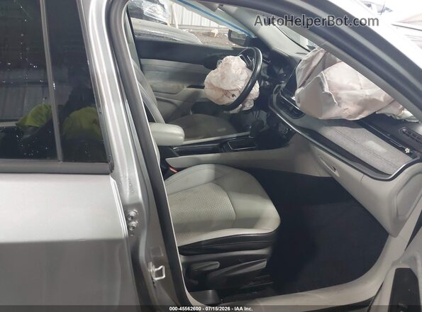 3C4NJCBB0NT218565 2022 JEEP COMPASS Silver Widok wnętrza z przodu