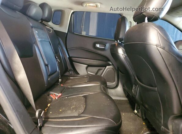 3C4NJCBB1JT102706 2018 JEEP COMPASS Black Rear interior view