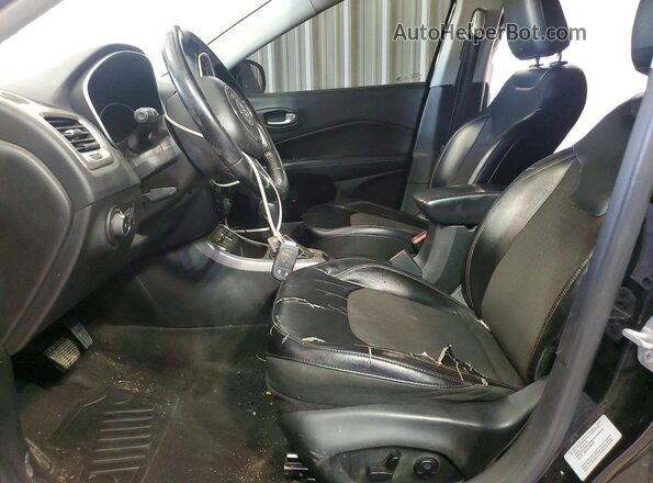 3C4NJCBB1JT102706 2018 JEEP COMPASS Black Front interior view