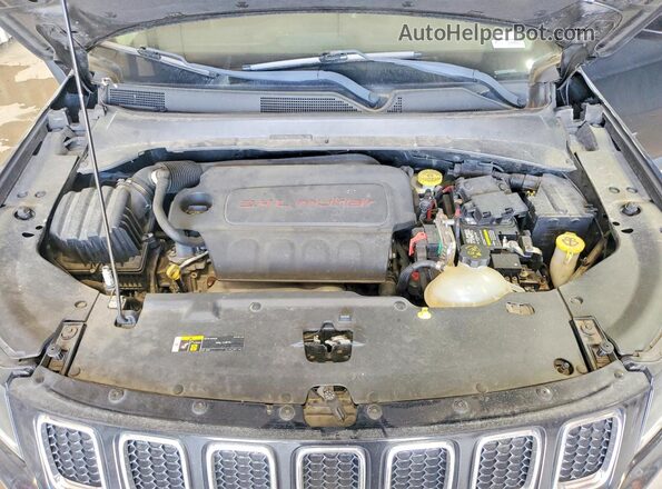 3C4NJCBB1JT102706 2018 JEEP COMPASS Black Engine compartment view
