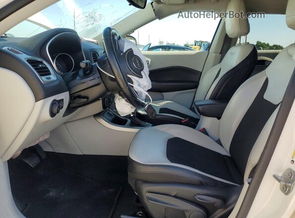 3C4NJCBB1MT526844 2021 JEEP COMPASS White Widok wnętrza z przodu