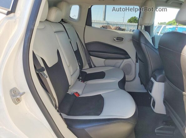 3C4NJCBB1MT526844 2021 JEEP COMPASS White Widok wnętrza z tyłu