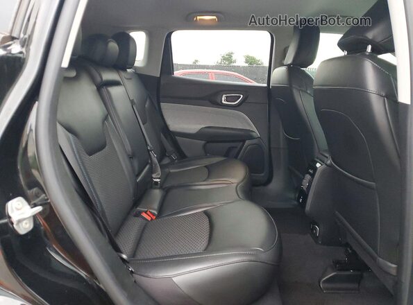 3C4NJCBB1NT234855 2022 JEEP COMPASS Черный Вид задней части салона