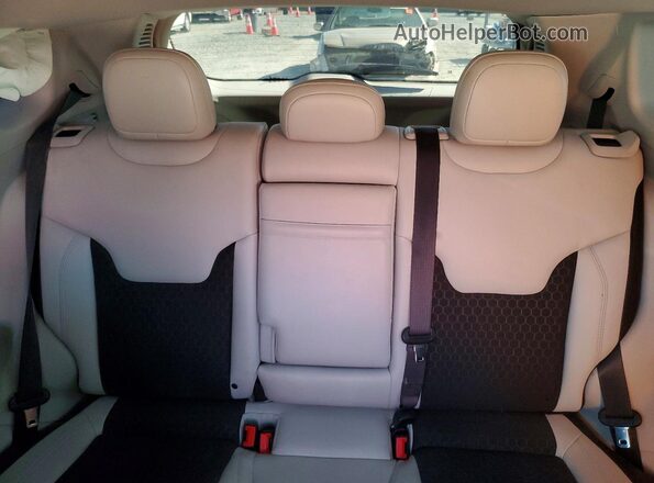 3C4NJCBB3JT124917 2018 JEEP COMPASS Red Widok tylnych siedzeń
