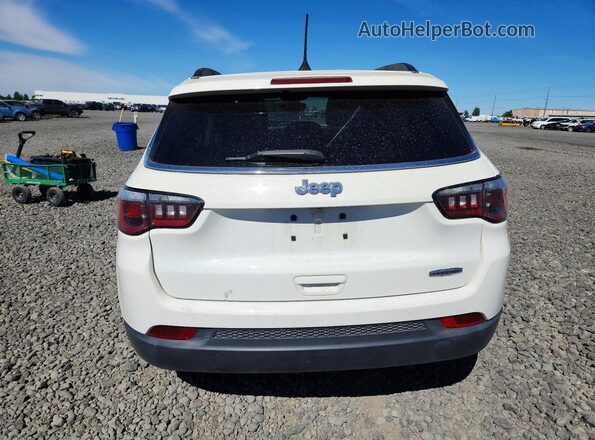3C4NJCBB3JT134282 2018 JEEP COMPASS White Rear view