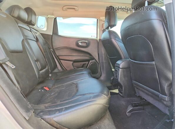 3C4NJCBB3JT134282 2018 JEEP COMPASS White Rear interior view