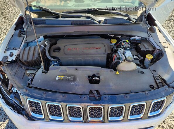 3C4NJCBB3JT134282 2018 JEEP COMPASS White Engine compartment view