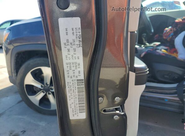 3C4NJCBB4JT134145 2018 JEEP COMPASS Charcoal VIN կոդի պիտակի տեսք