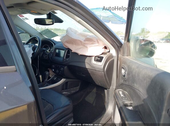 3C4NJCBB4KT636364 2019 JEEP COMPASS Gray Вид салону спереду