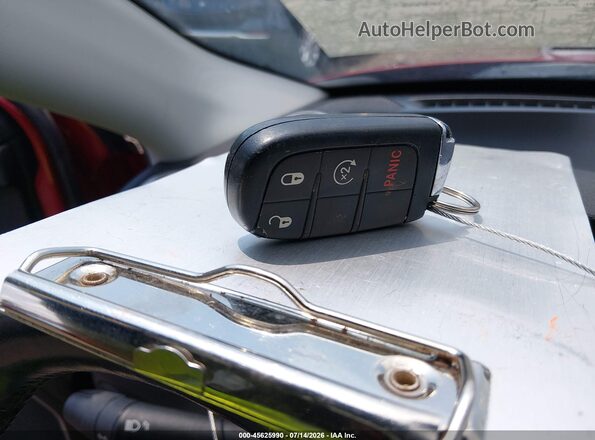3C4NJCBB4LT247015 2020 JEEP COMPASS Красный Вид панели приборов