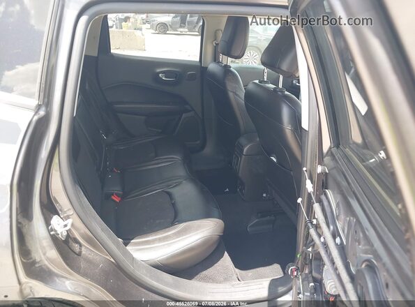 3C4NJCBB5JT228874 2018 JEEP COMPASS Gray Widok naklejki z numerem VIN