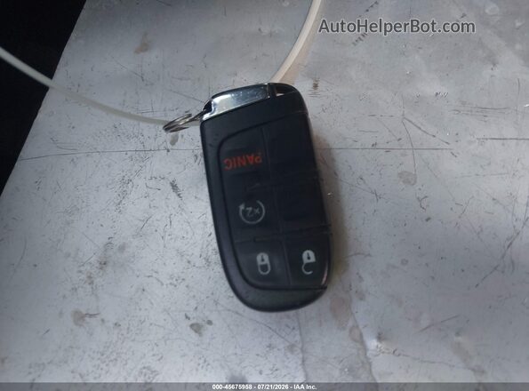 3C4NJCBB5KT743715 2019 JEEP COMPASS Белый Вид панели приборов