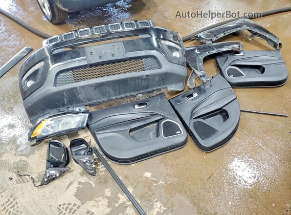 3C4NJCBB5LT108365 2020 JEEP COMPASS Black Vista del compartimento del motor