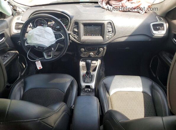 3C4NJCBB5LT253244 2020 JEEP COMPASS White Вид панелі приладів