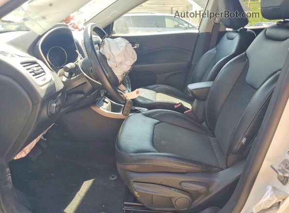 3C4NJCBB5LT253244 2020 JEEP COMPASS White Вид салону спереду