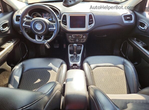 3C4NJCBB6HT669293 2017 JEEP COMPASS Black Dashboard view