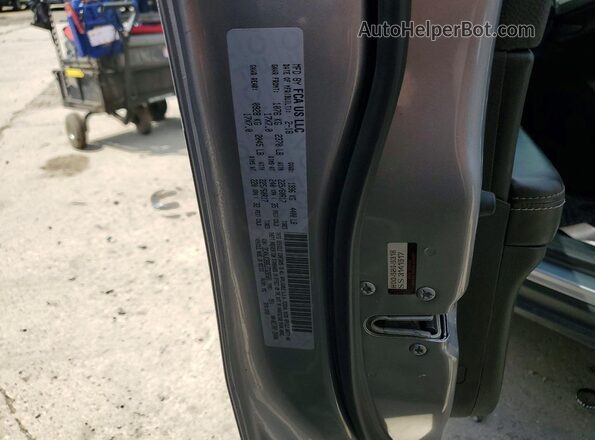 3C4NJCBB6JT328501 2018 JEEP COMPASS Silver Widok naklejki z numerem VIN