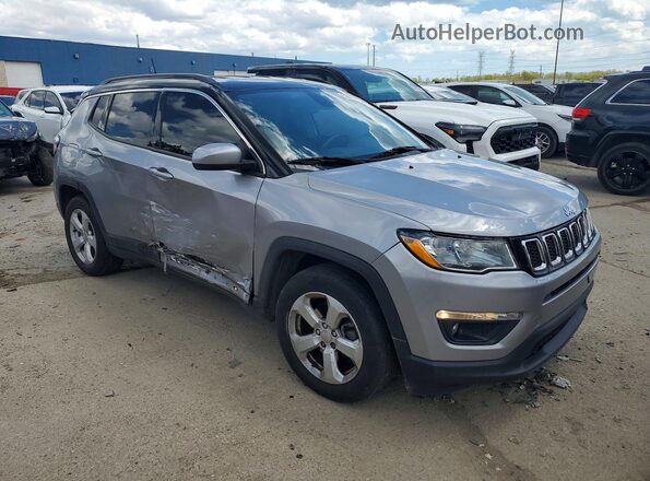 3C4NJCBB6JT328501 2018 JEEP COMPASS Silver Przód prawy