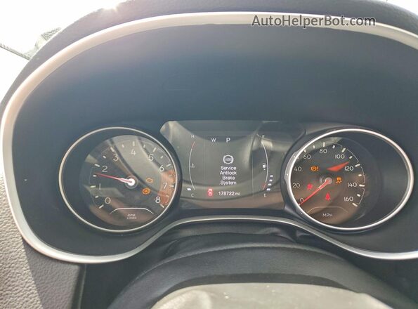 3C4NJCBB6JT328501 2018 JEEP COMPASS Silver Widok zestawu wskaźników