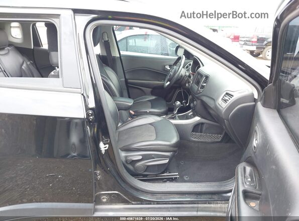 3C4NJCBB7JT233607 2018 JEEP COMPASS Black Widok wnętrza z przodu