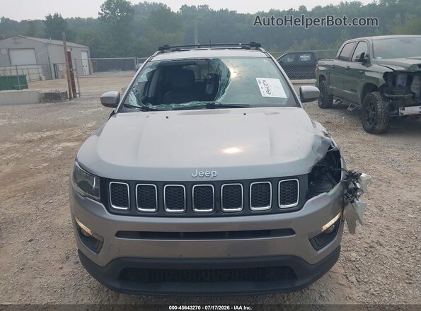 3C4NJCBB7JT410849 2018 JEEP COMPASS Silver ხელსაწყოთა პანელის ხედი