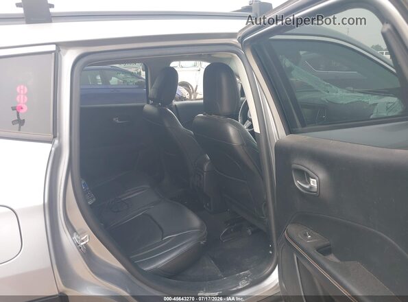 3C4NJCBB7JT410849 2018 JEEP COMPASS Silver VIN კოდის სტიკერის ხედი