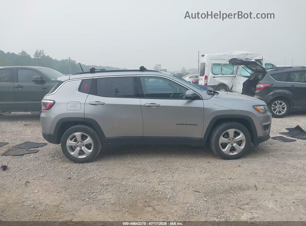 3C4NJCBB7JT410849 2018 JEEP COMPASS Silver უკანა სალონის ხედი