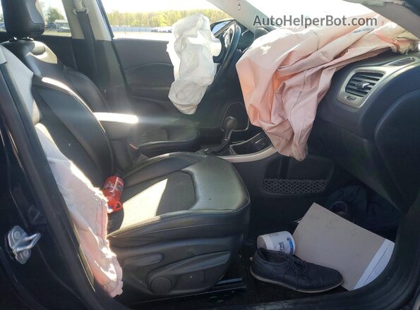 3C4NJCBB7KT636214 2019 JEEP COMPASS Blue Front interior view
