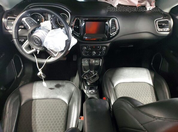 3C4NJCBB7KT640201 2019 JEEP COMPASS Black Вид панелі приладів