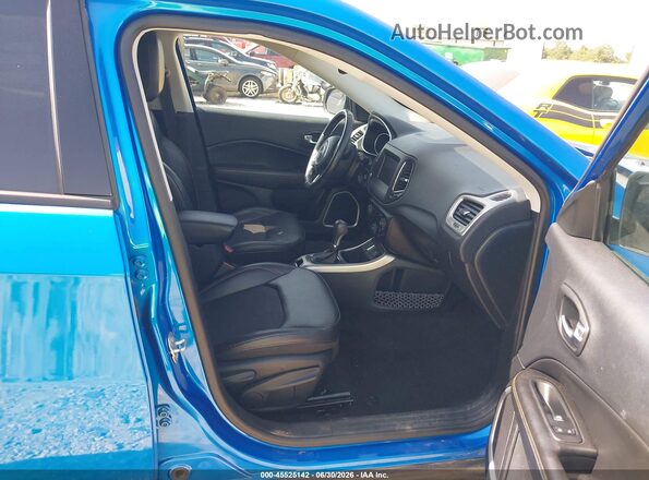 3C4NJCBB7KT699717 2019 JEEP COMPASS Blue Widok wnętrza z przodu