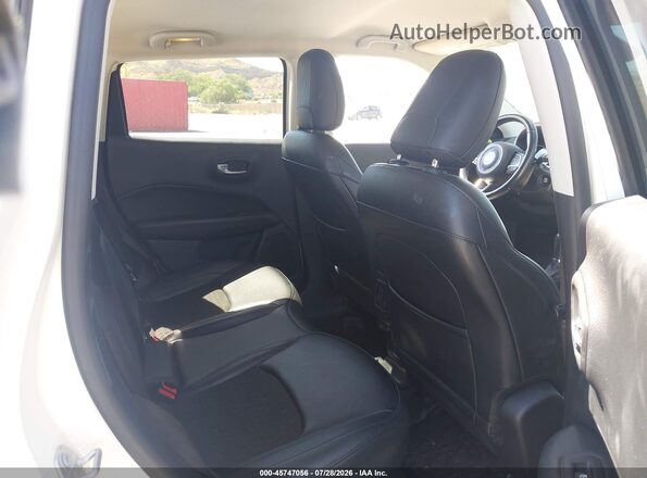 3C4NJCBB7LT257389 2020 JEEP COMPASS White Widok naklejki z numerem VIN