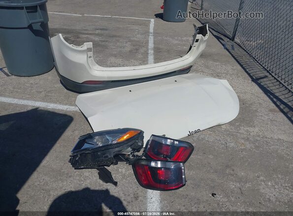 3C4NJCBB7LT257389 2020 JEEP COMPASS White Widok zestawu wskaźników