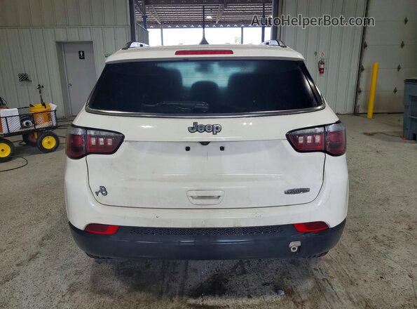 3C4NJCBB8JT194526 2018 JEEP COMPASS White Widok z tyłu