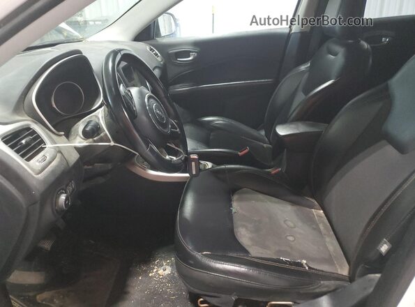 3C4NJCBB8JT194526 2018 JEEP COMPASS White 